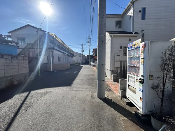 前面道路含む外観