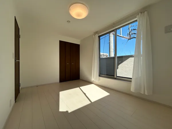 洋室（約6.8帖）