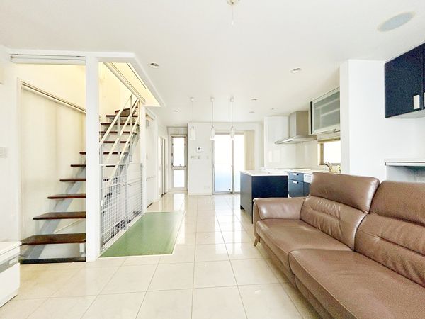 川口市前川4丁目 リビング