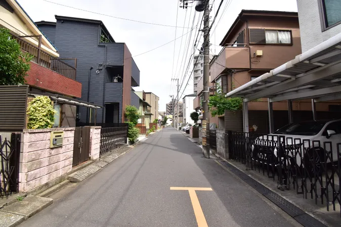 前面道路含む外観