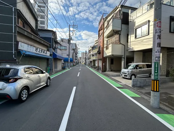 前面道路(南西側)