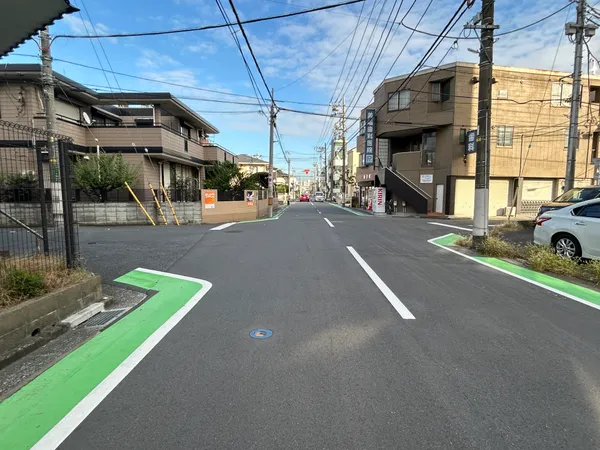 前面道路(南西側)