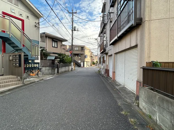 前面道路(東側)