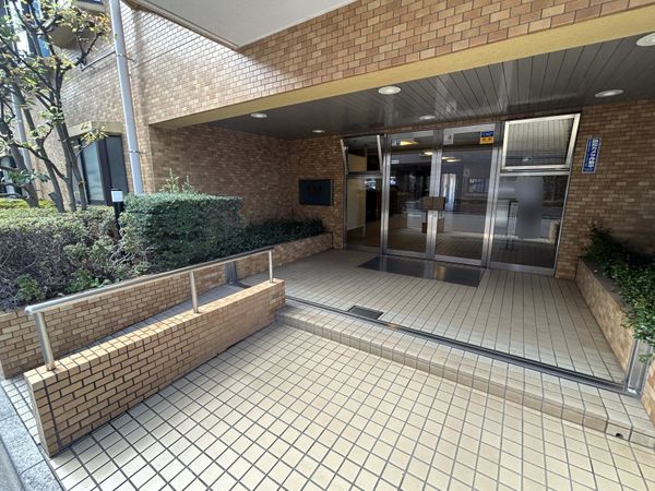 ライオンズマンション川口原町 エントランス