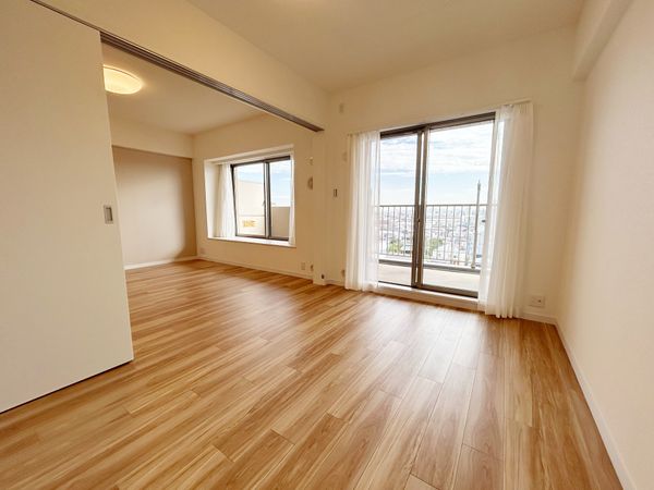 フォルスコートグランマークス リビング