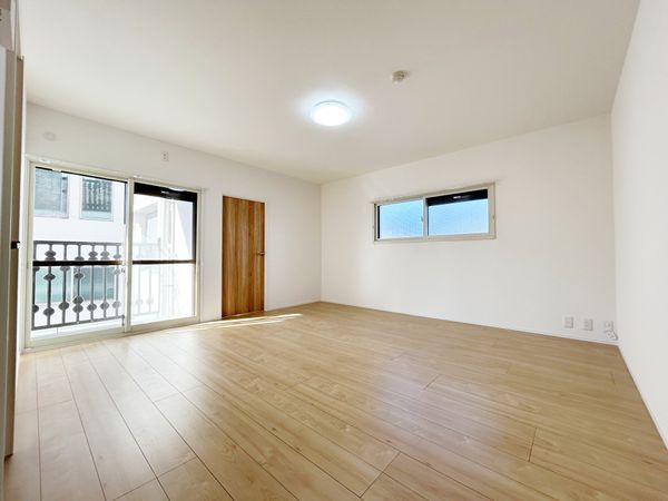 ハイリーハイツ中青木 リビング ハイリーハイツ中青木 リビング