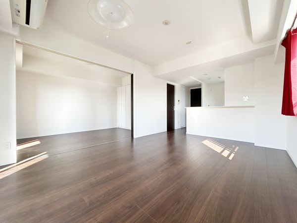 プレサンスロジェ川口元郷 リビング