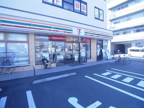セブンイレブン川口末広1丁目店　距離300m