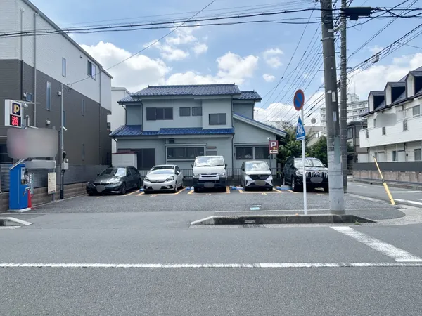 前面道路含む外観