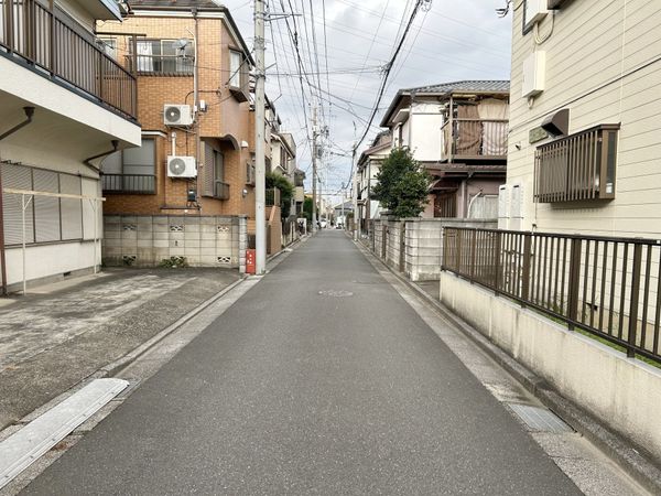朝霞市朝志ケ丘3丁目 前面道路含む外観 前面道路含む外観