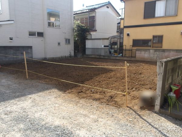 前面道路含む外観