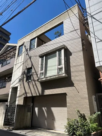 4路線2駅利用可能な好立地（「鶯谷」駅徒歩4分・「日暮里」駅徒歩9分）