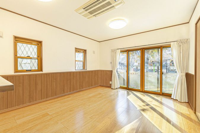 戸田市大字新曽 リビング 戸田市大字新曽 リビング