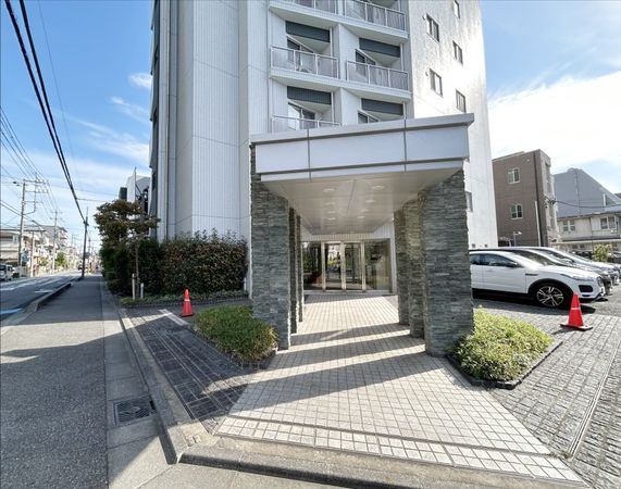 ラプレ浦和根岸 エントランス エントランス