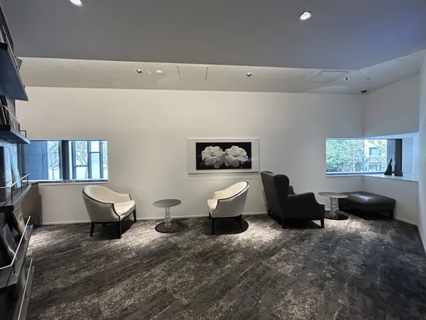 ウェイティングラウンジ