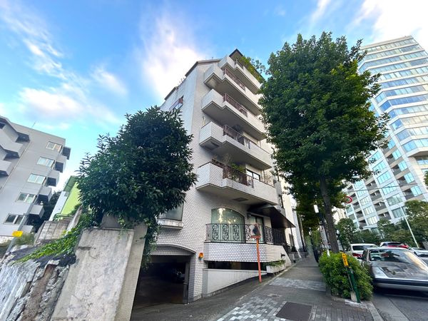 クラウン青山 外観