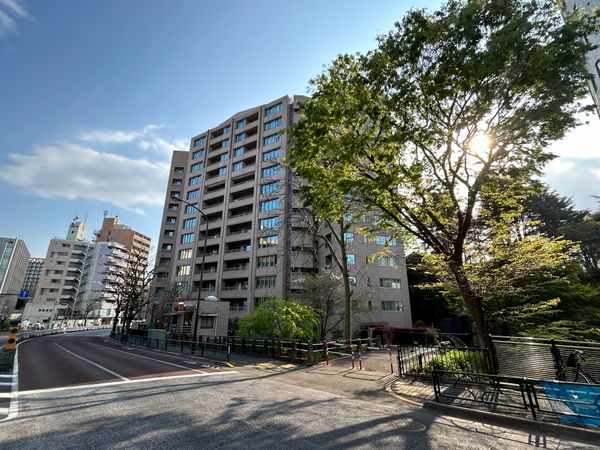 プラウド新宿御苑エンパイア 外観