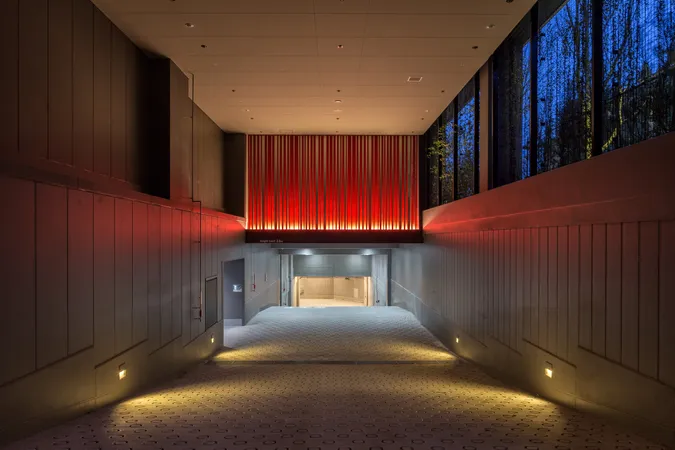 駐車場アプローチ