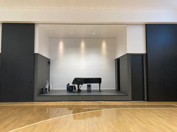 バスケットボールコート・ステージ