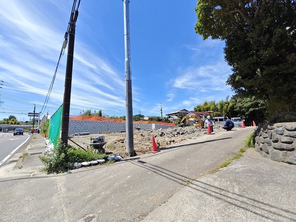 横浜市栄区上郷町 土地Ⅱ期 前面道路含む外観