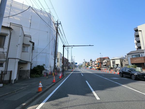 前面道路含む外観