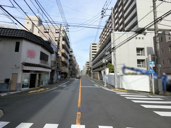 前面道路含む外観