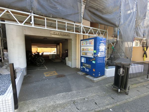 横浜市旭区鶴ケ峰本町一丁目マンション【グレイスハイツ】 エントランス