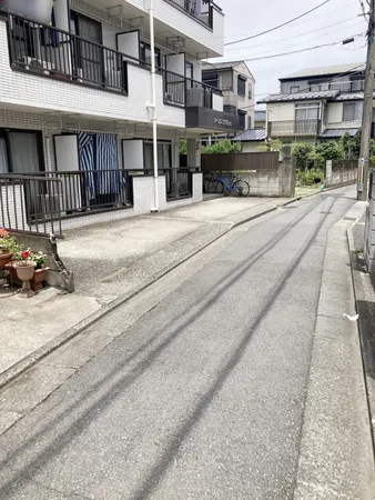 前面道路含む外観