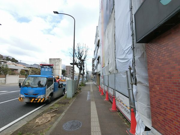 横浜市神奈川区三ツ沢下町マンション【b’CASA横浜三ツ沢】 前面道路含む外観 横浜市神奈川区三ツ沢下町マンション【b’CASA横浜三ツ沢】 前面道路含む外観