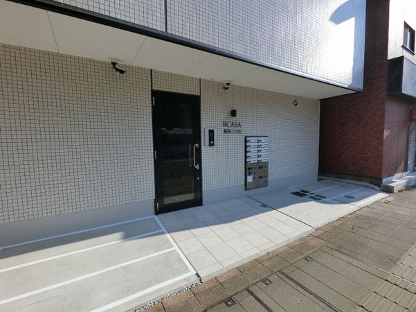 横浜市神奈川区三ツ沢下町マンション【b’CASA横浜三ツ沢】 エントランス 横浜市神奈川区三ツ沢下町マンション【b’CASA横浜三ツ沢】 エントランス