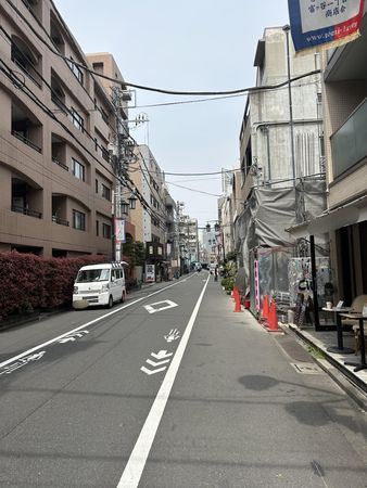 前面道路含む外観