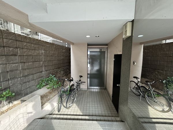 シーダーズリブ エントランス