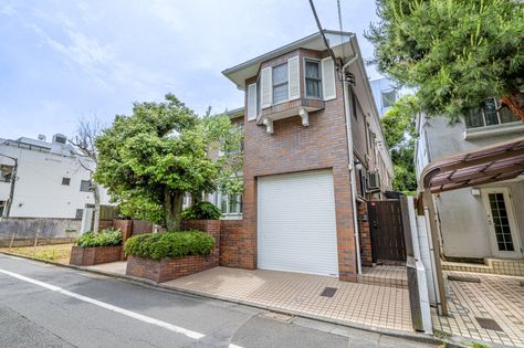 目黒区駒場4丁目 土地戸建 前面道路含む外観