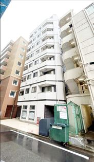 千葉市中央区富士見1丁目 一棟マンション 前面道路含む外観