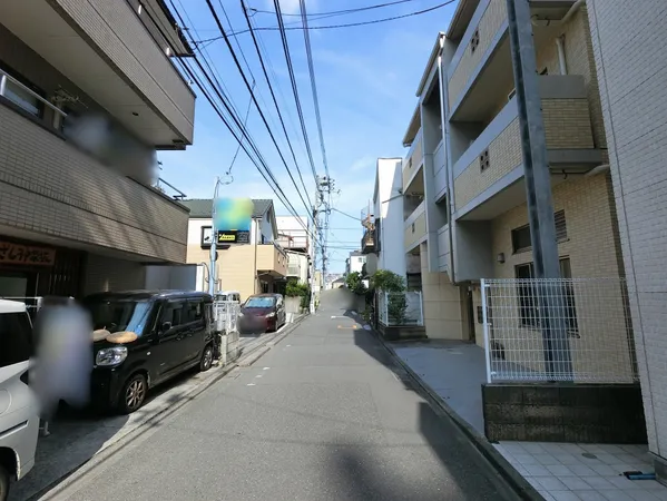 前面道路含む外観
