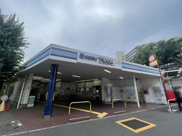 徒歩１１分。