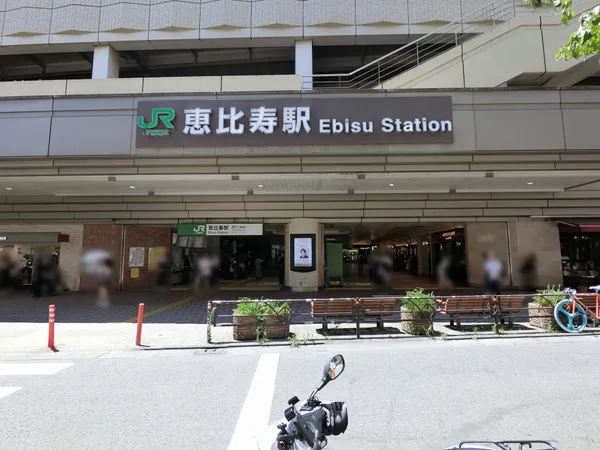 徒歩１５分。