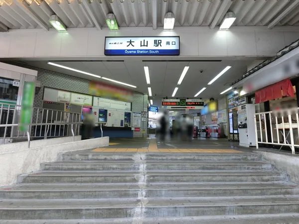 徒歩６分。