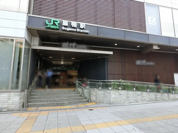 徒歩１１分。
