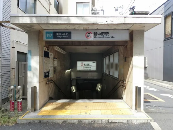 徒歩７分。