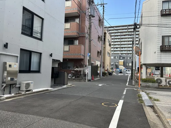 前面道路含む外観