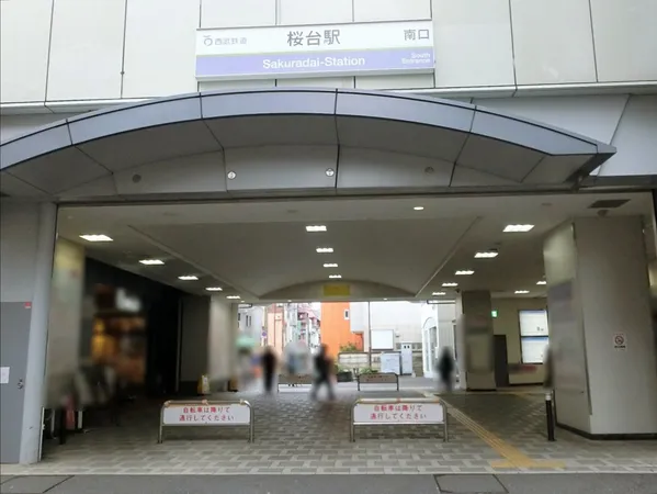 徒歩9分。