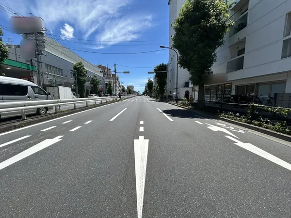 前面道路含む外観