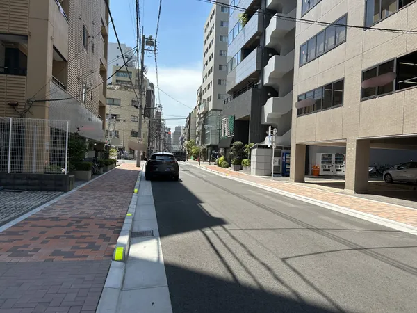 前面道路含む外観