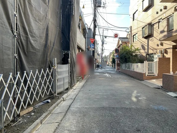 前面道路含む外観