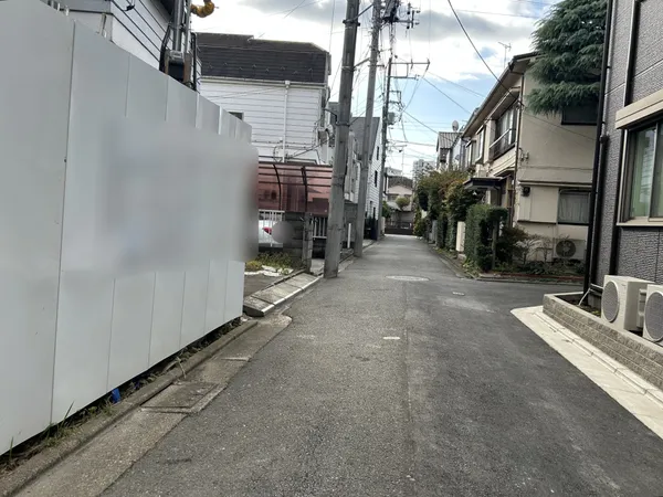 前面道路含む外観