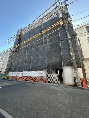 前面道路含む外観