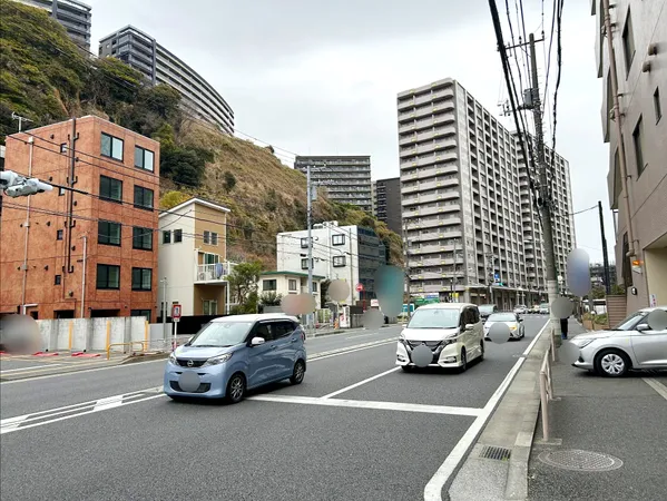 前面道路含む外観