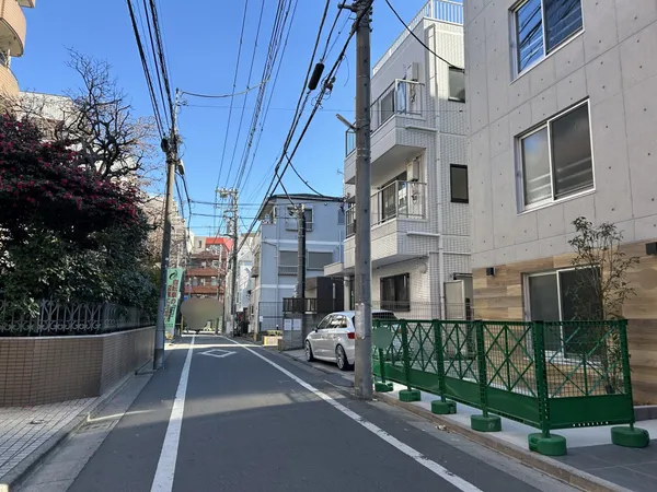 前面道路含む外観