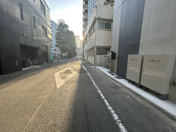 前面道路含む外観